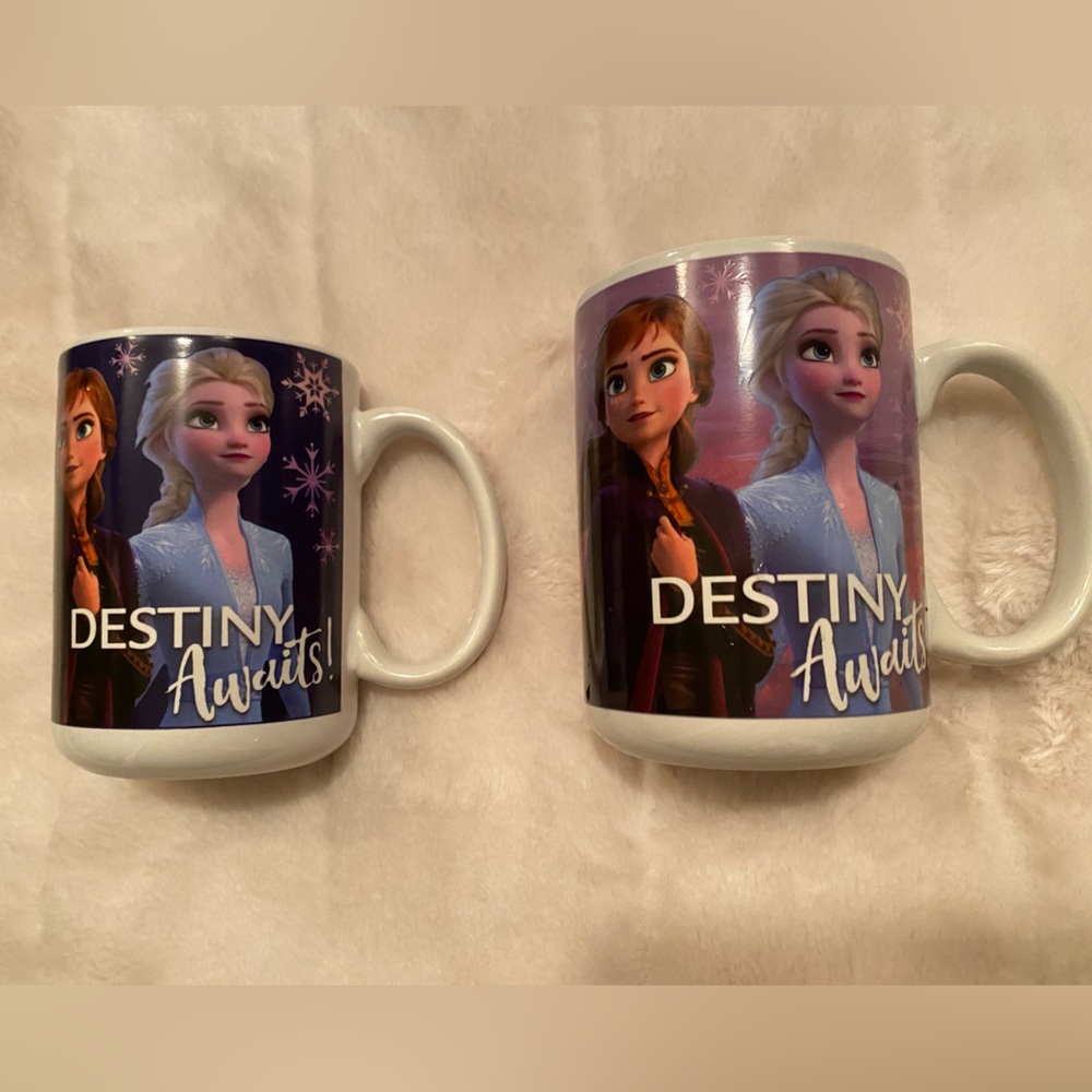 5/$20 Disney Frozen colour (heat) changing mugs (2)